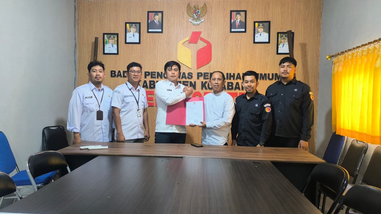 Penyampaian Hasil Pemutakhiran Data Partai Politik Kabupaten Kotabaru Semester II Tahun 2025oleh KPU Kabupaten Kotabaru