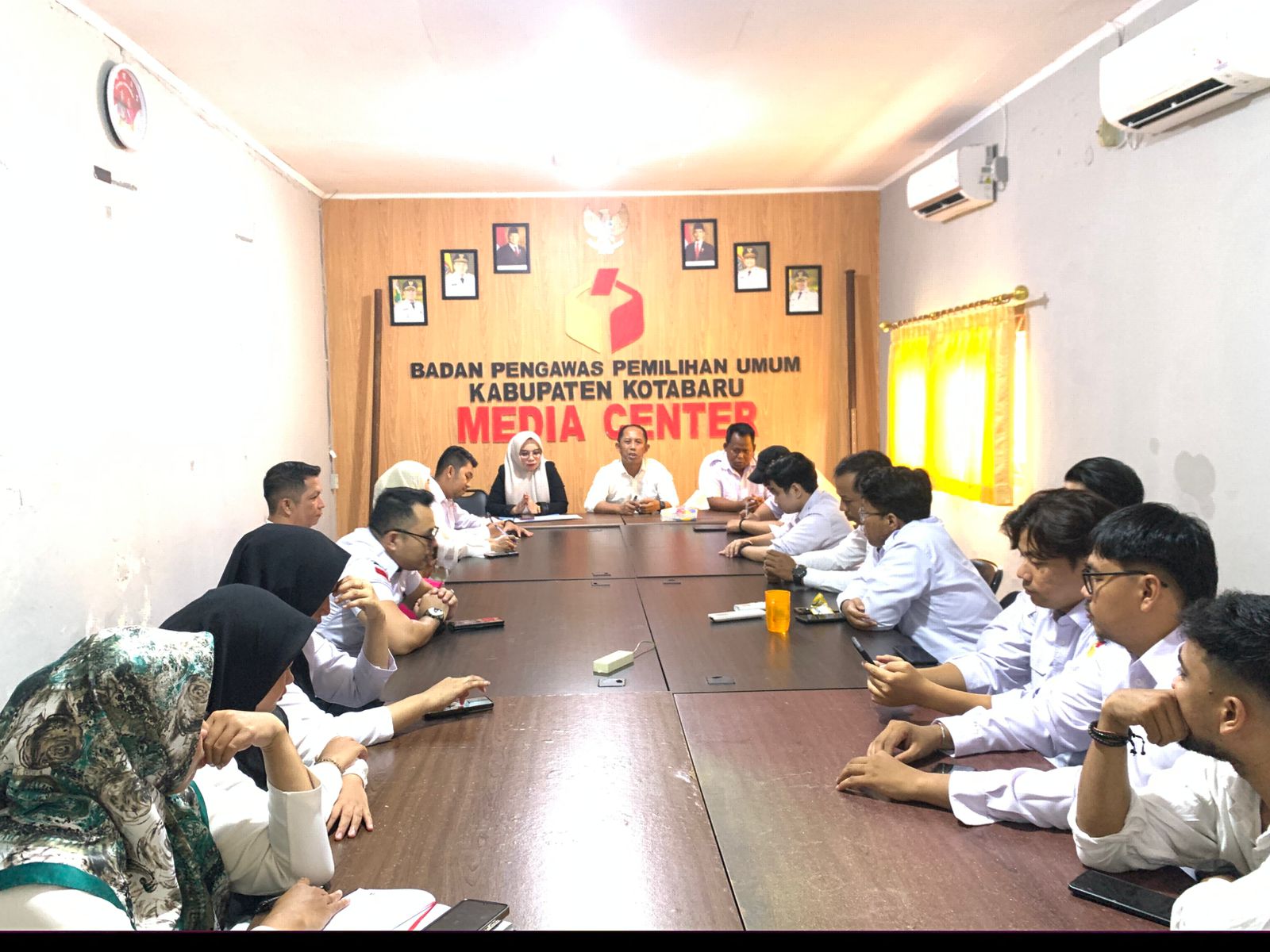 Guna Mengimplementasikan Program Bawaslu RI, Bawaslu Kabupaten Kotabaru Gelar Rapat