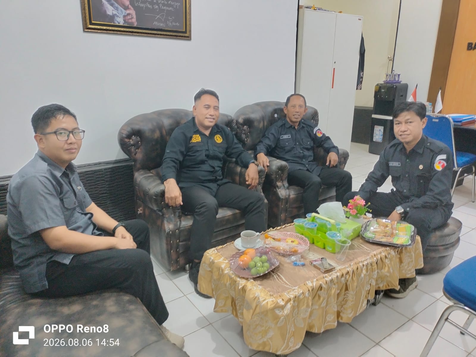 Bawaslu Kotabaru Terima Kunjungan Silaturahmi Kanit Politik Sat Intelkam Polres Kotabaru