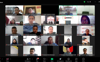Kegiatan Zoom Meeting dengan Bawaslu Provinsi dan jajaranya guna meningkatkan Layanan Informasi melalui Media sosial dan Website