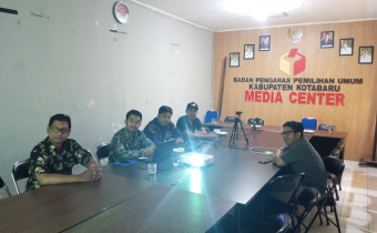 Rapat Divisi dengan tema Perencanaan Program Divisi Penanganan Pelanggaran dan Data Informasi Tahun 2026. 