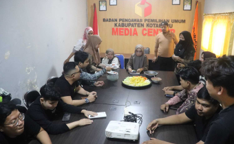 Rapat Evaluasi bulanan Bawaslu Kabupaten Kotabaru
