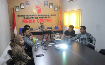 Bawaslu Kabupaten Kotabaru menghadiri rapat koordinasi terkait Program Kerja Konsolidasi Demokrasi.