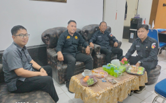 Bawaslu Kotabaru Terima Kunjungan Silaturahmi Kanit Politik Sat Intelkam Polres Kotabaru